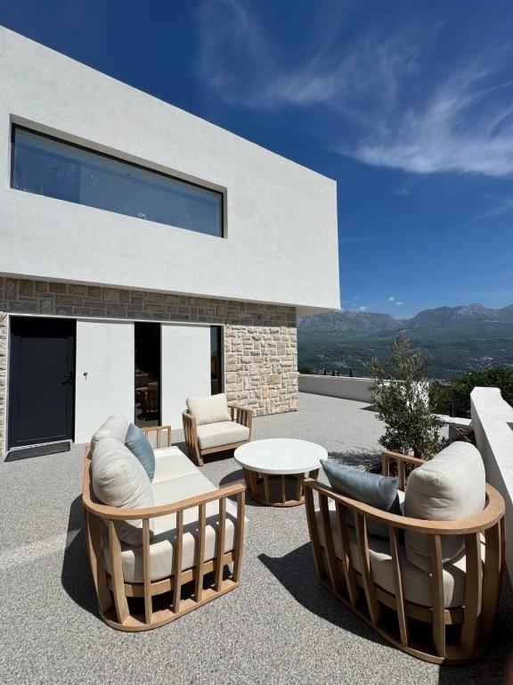 Image of Villa - 3 Bedrooms - 2 Bathrooms for Sale in Herceg-Novi-Herceg Novi-Montenegro, Image 1